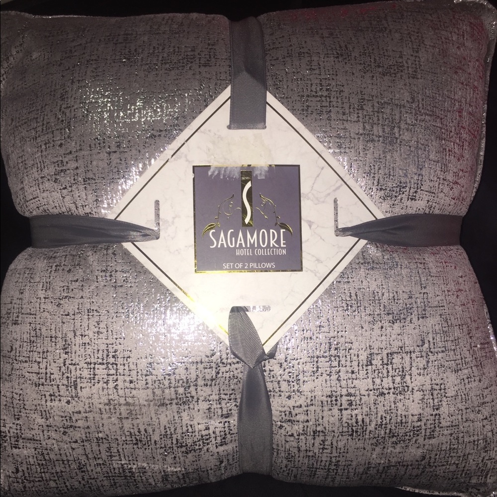 Decorative throw pillows